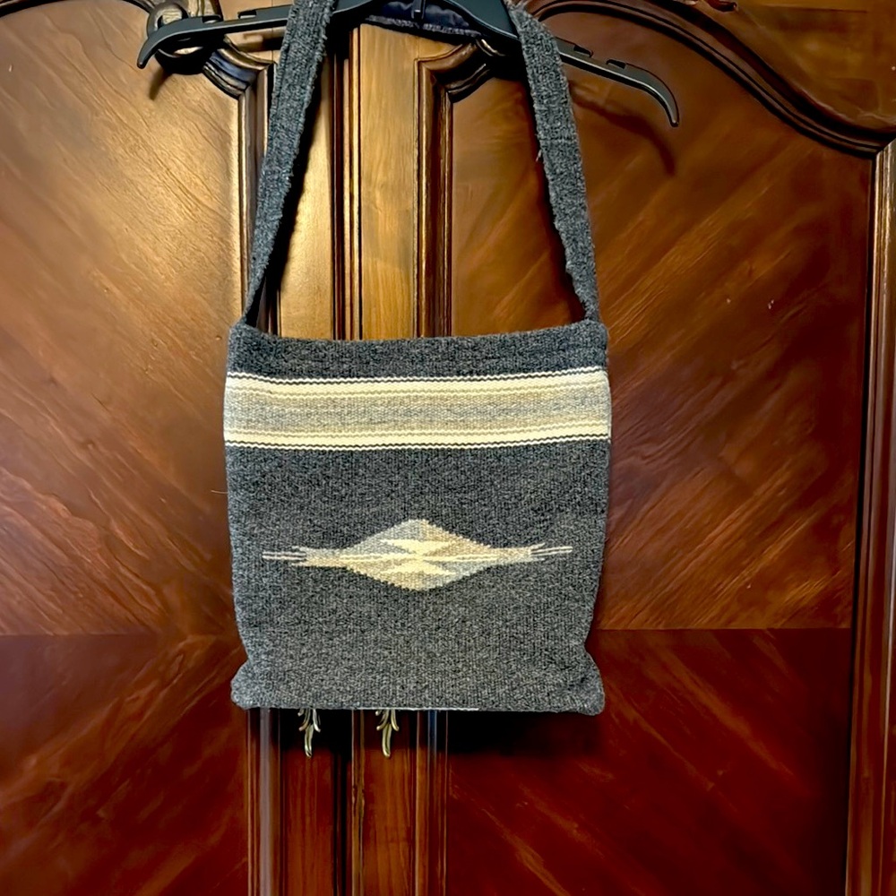 Ortega’s 💯 handwoven wool bag